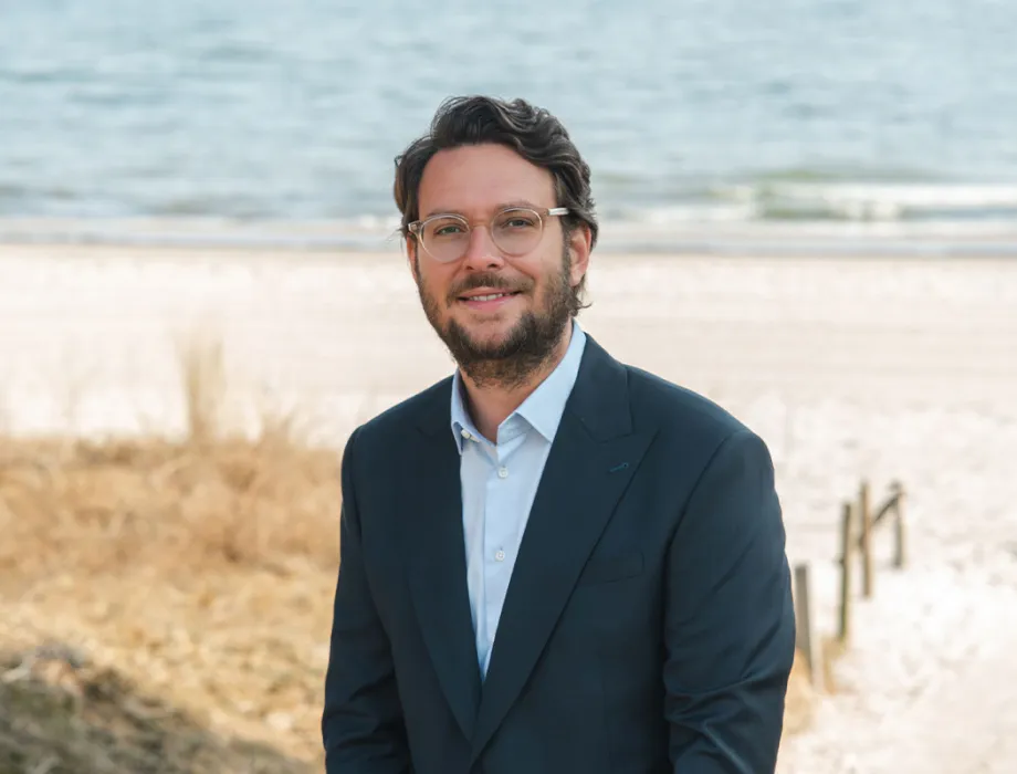 Hotel director Daniel Hutter on the beach near Arkona Strandresidenzen on Rügen